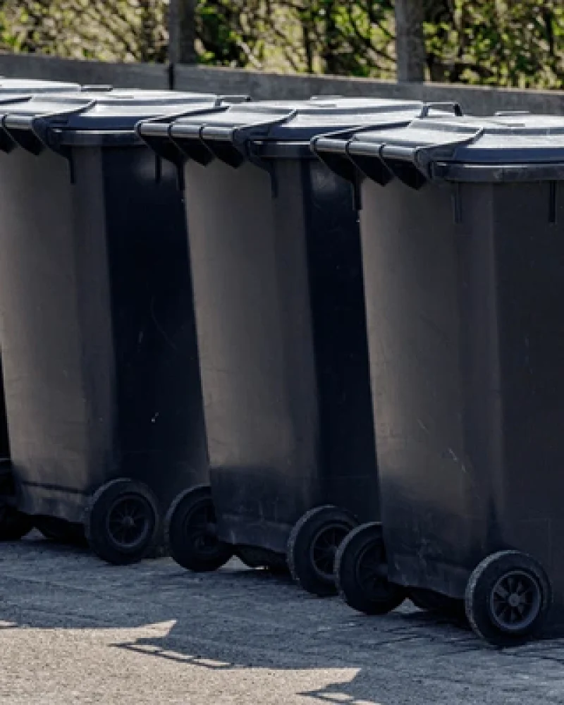 Waste receptacles